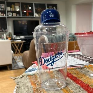 LA Dodgers plastic cocktail shaker with cap lid